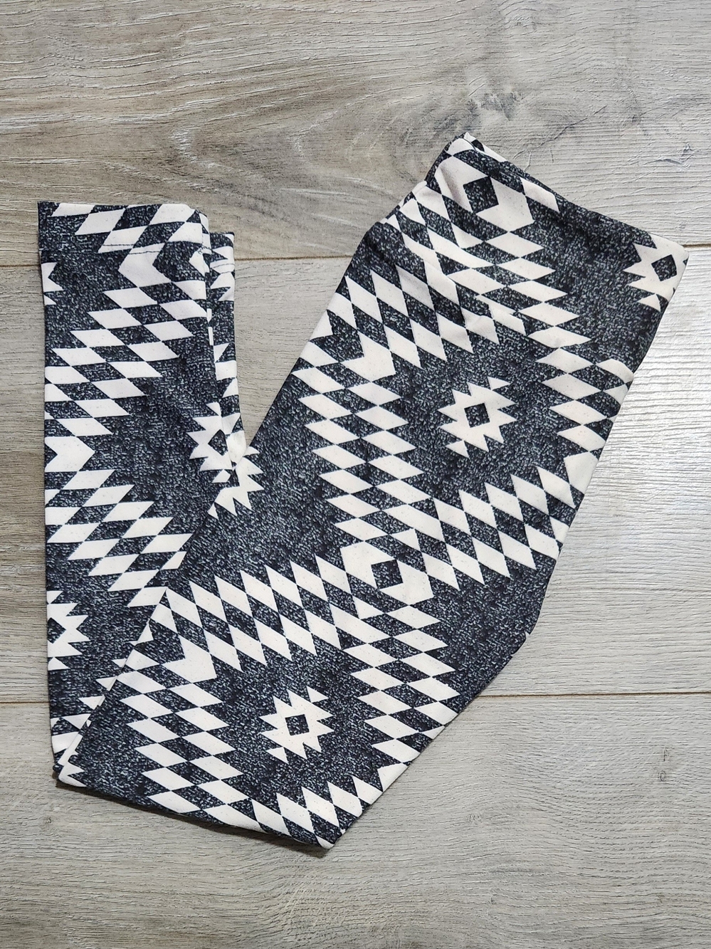 LuLaRoe Kids Black and White Aztec Print Leggings